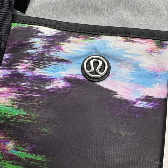Lululemon NWT Multi-colored Summer Lovin' Tote - Picture 5 of 12